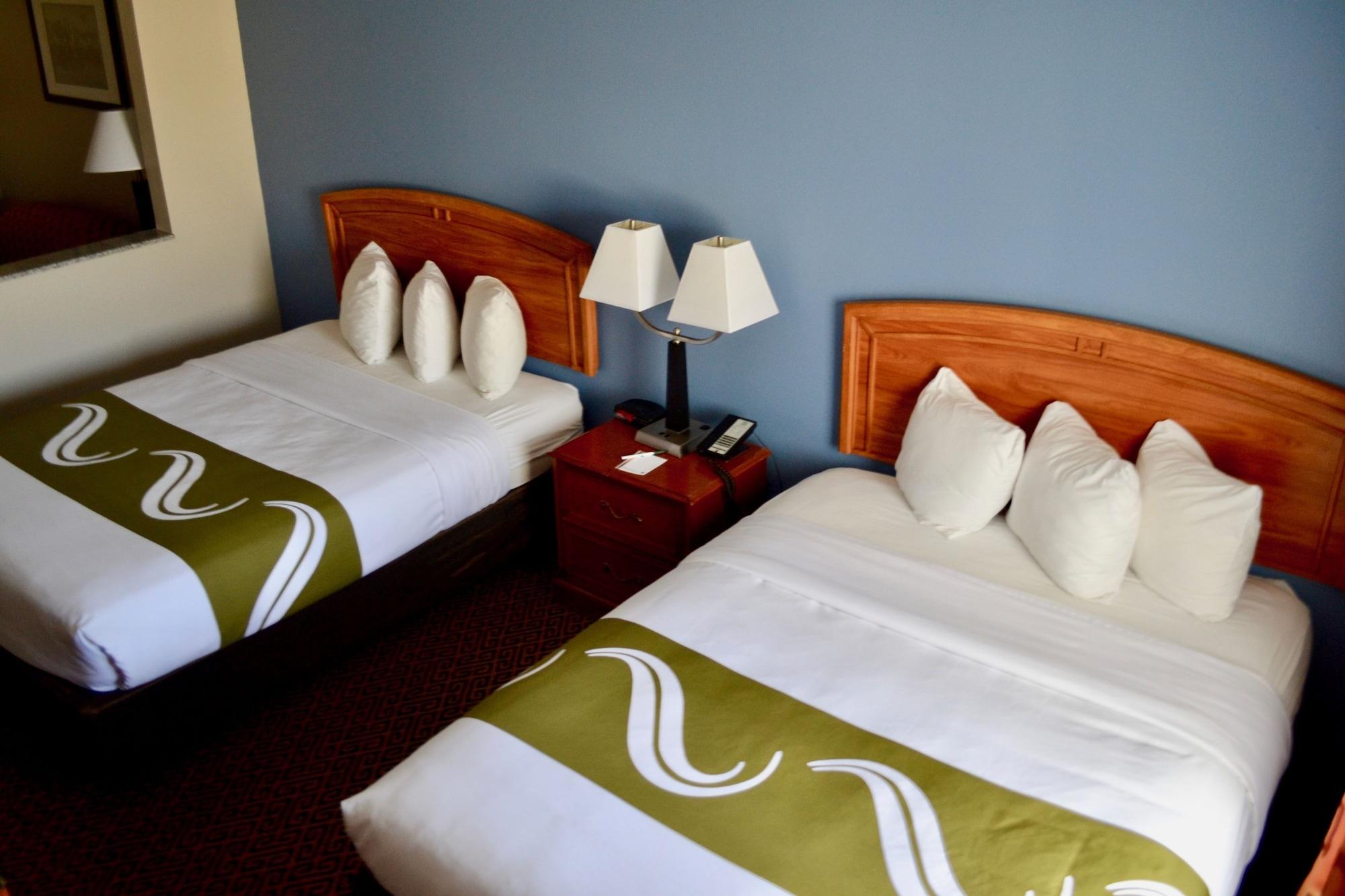Quality Suites I-44 Tulsa Bagian luar foto