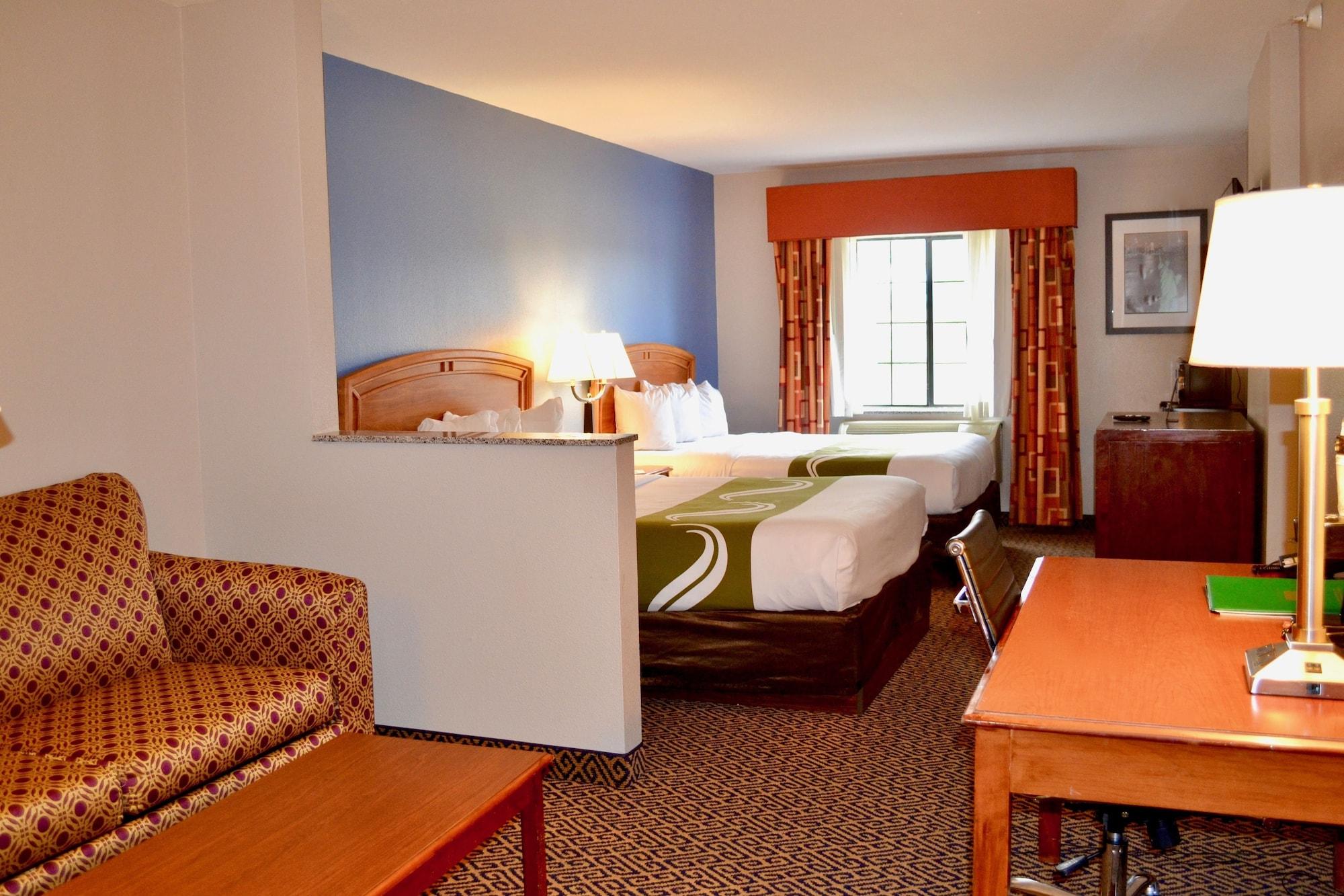 Quality Suites I-44 Tulsa Bagian luar foto
