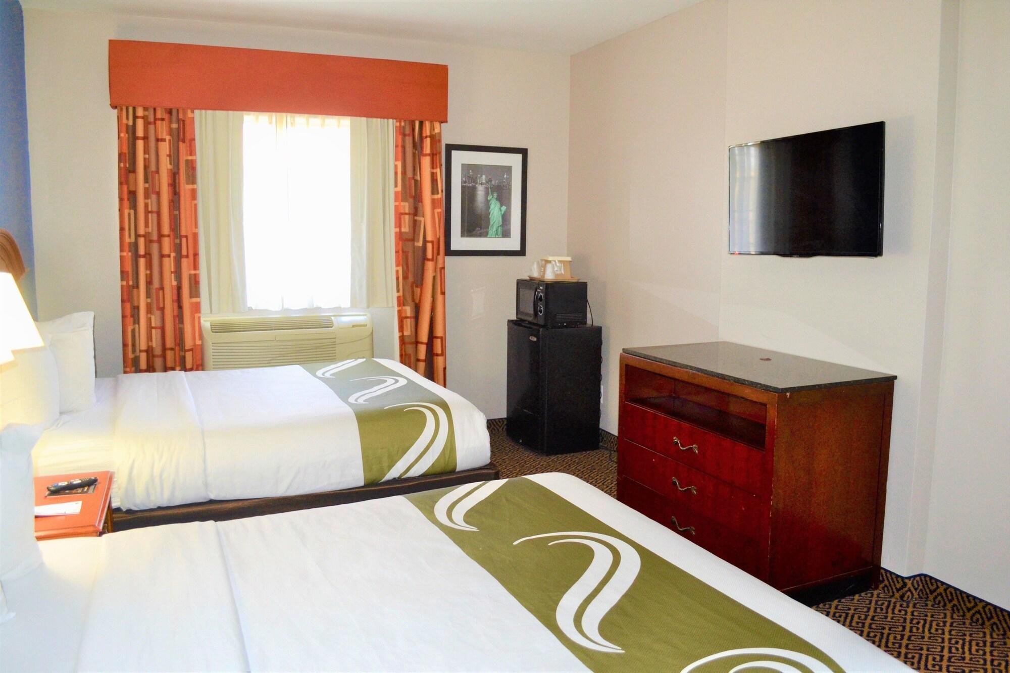 Quality Suites I-44 Tulsa Bagian luar foto