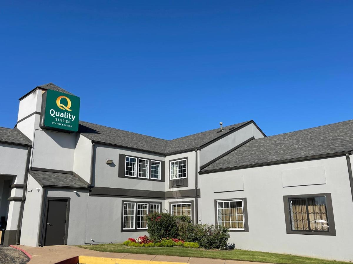 Quality Suites I-44 Tulsa Bagian luar foto