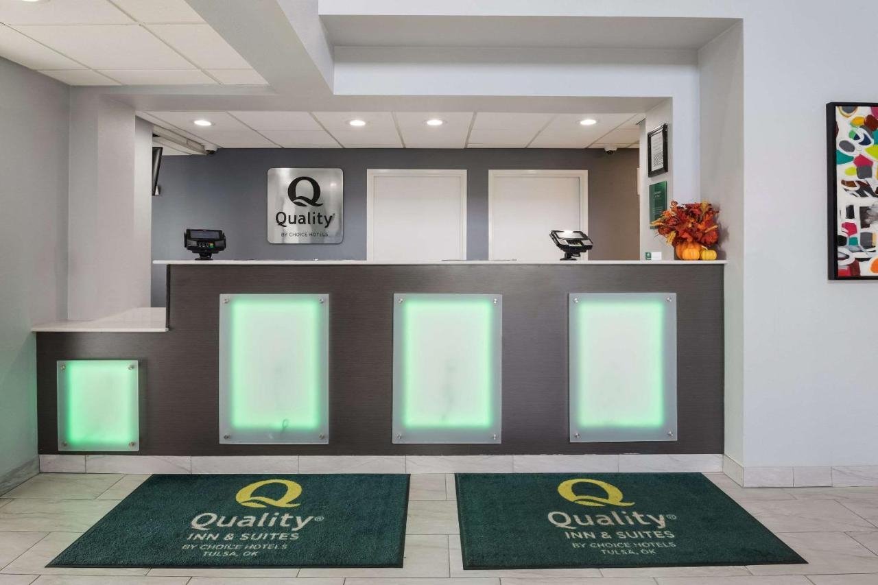 Quality Suites I-44 Tulsa Bagian luar foto