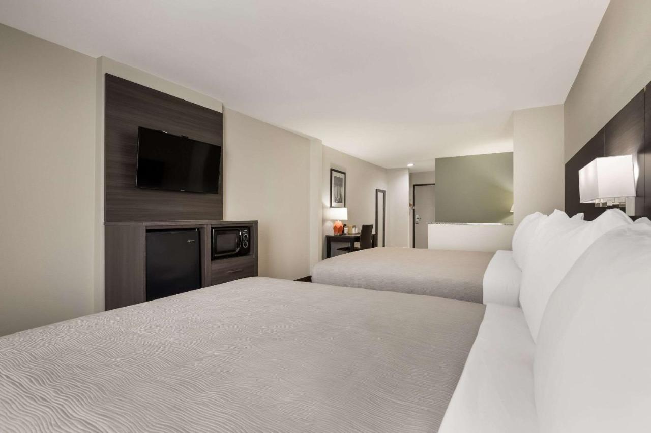 Quality Suites I-44 Tulsa Bagian luar foto