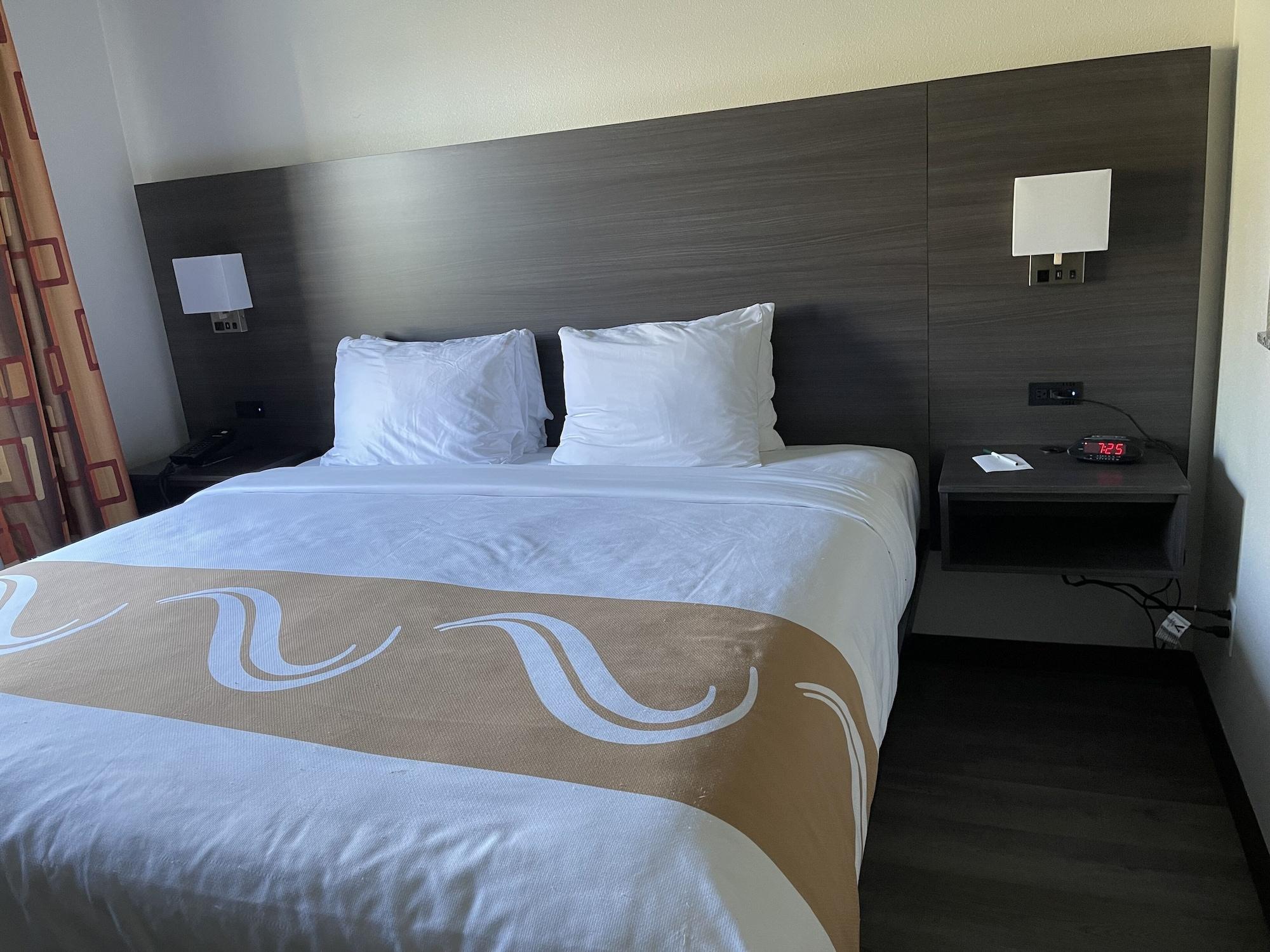 Quality Suites I-44 Tulsa Bagian luar foto