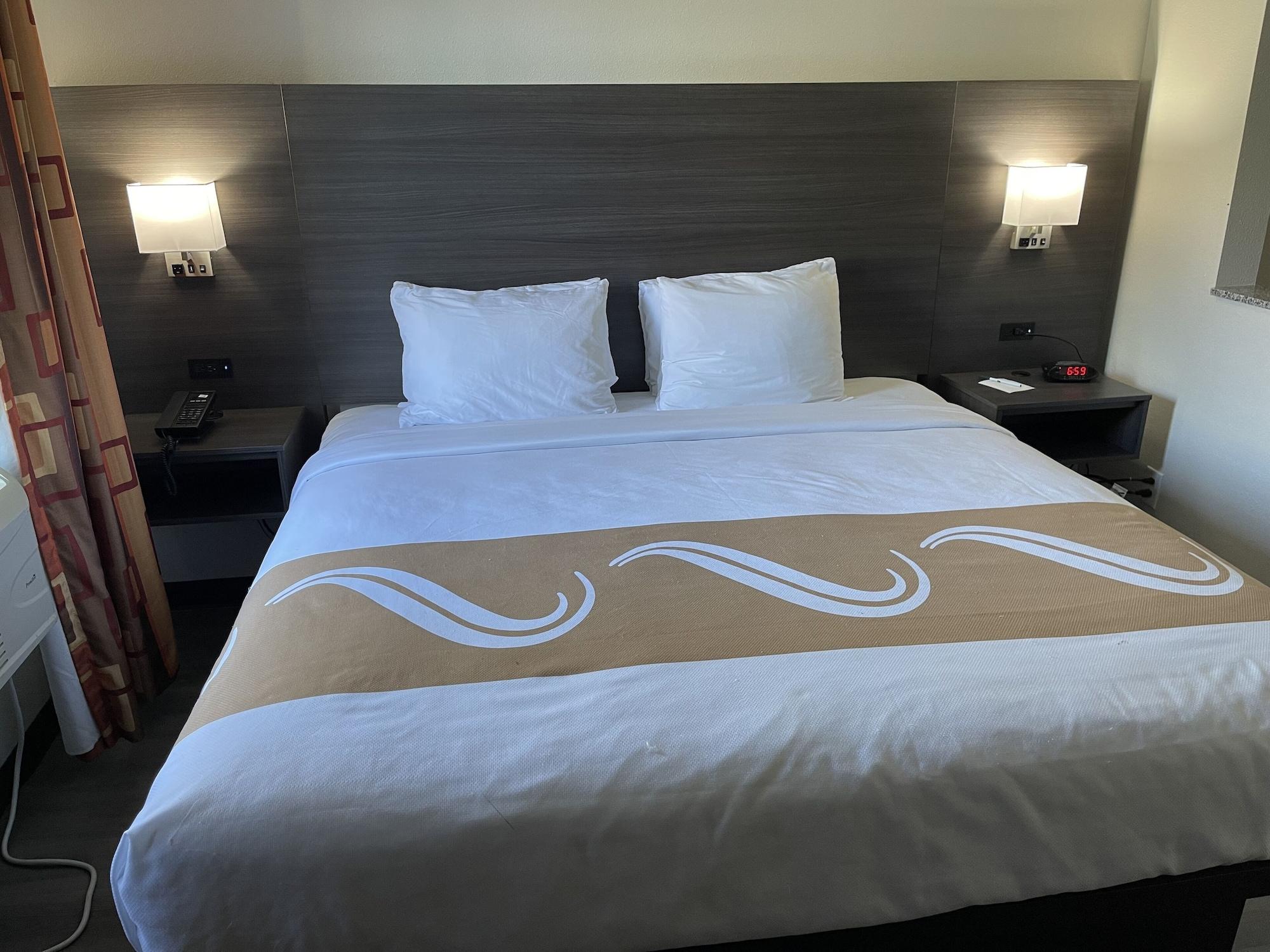 Quality Suites I-44 Tulsa Bagian luar foto