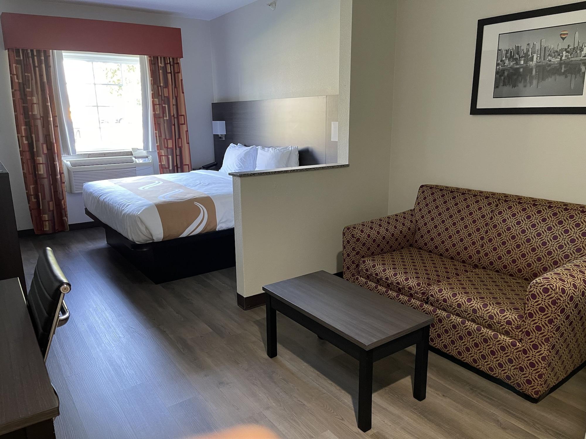 Quality Suites I-44 Tulsa Bagian luar foto