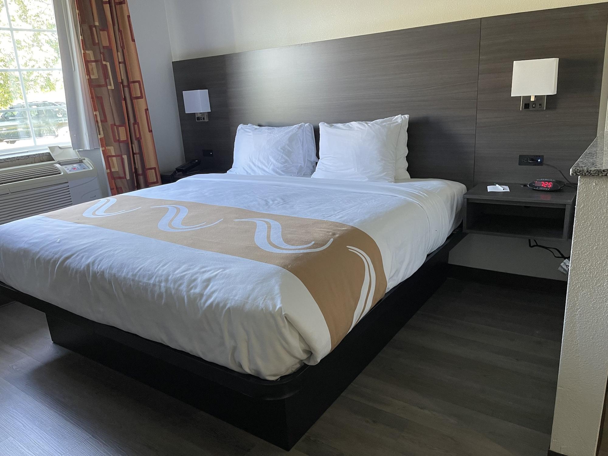 Quality Suites I-44 Tulsa Bagian luar foto