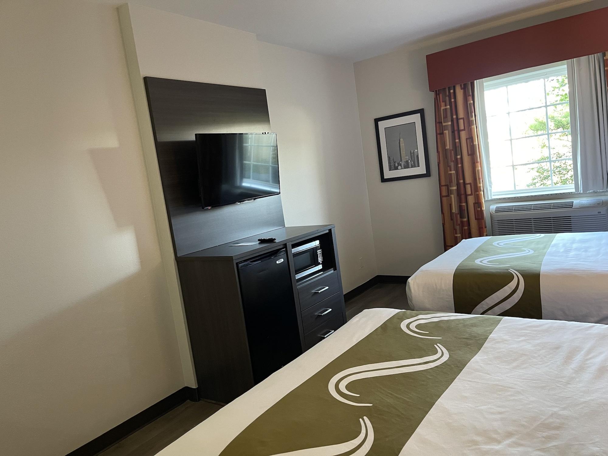 Quality Suites I-44 Tulsa Bagian luar foto