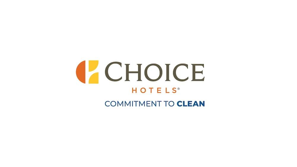 Quality Suites I-44 Tulsa Bagian luar foto