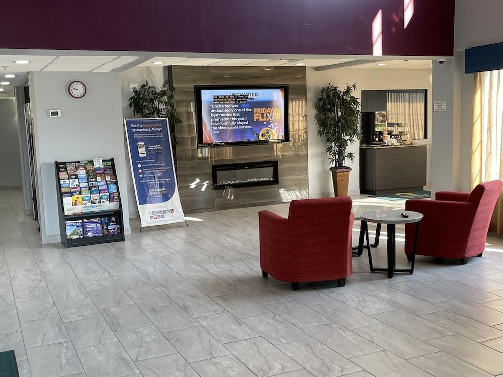 Quality Suites I-44 Tulsa Bagian luar foto