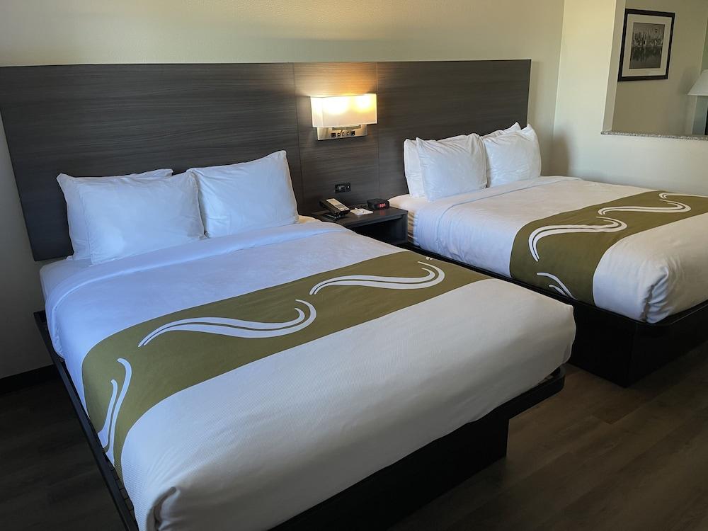 Quality Suites I-44 Tulsa Bagian luar foto