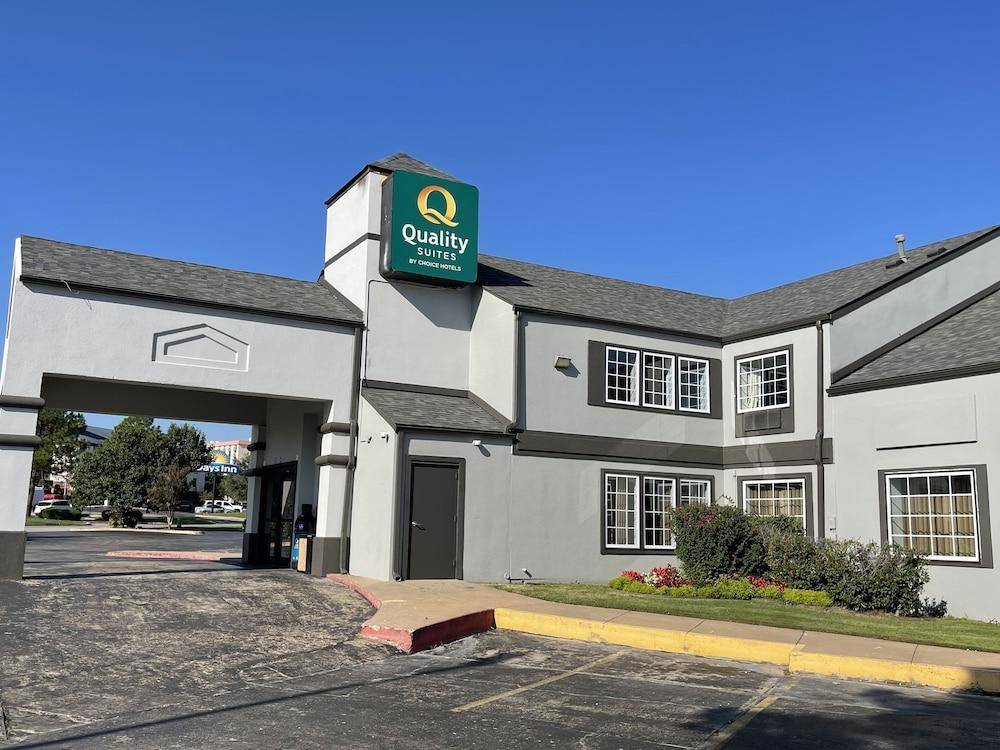 Quality Suites I-44 Tulsa Bagian luar foto